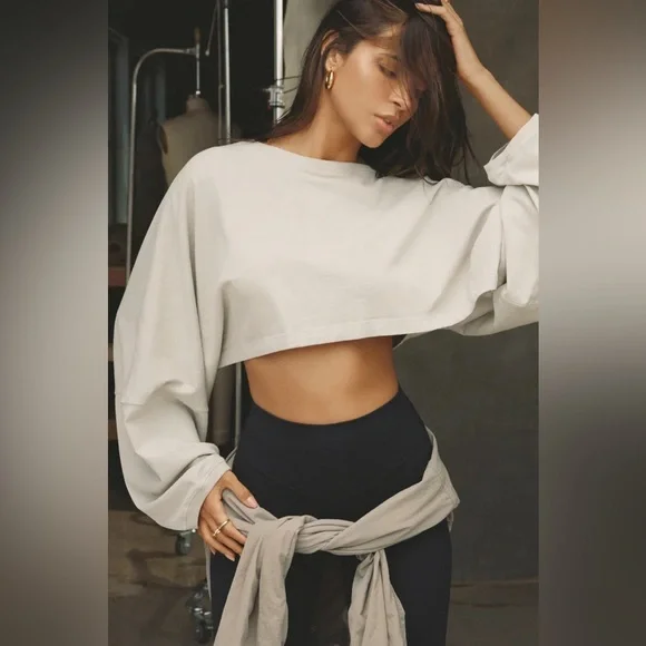 Joah Brown Slouchy Long Sleeve Crop Top - Picture 3 of 10